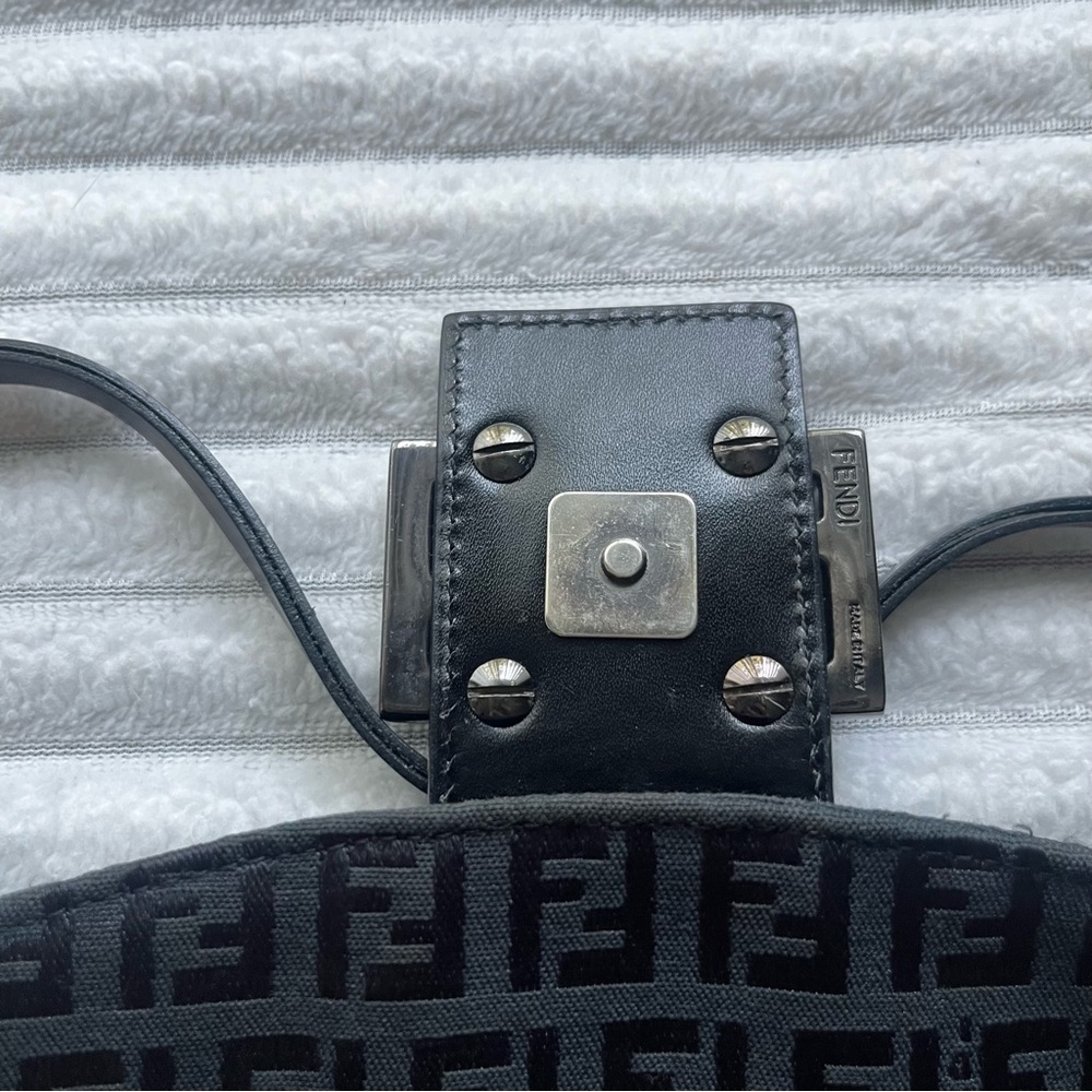 Vintage Fendi Purse - Picture 5 of 14